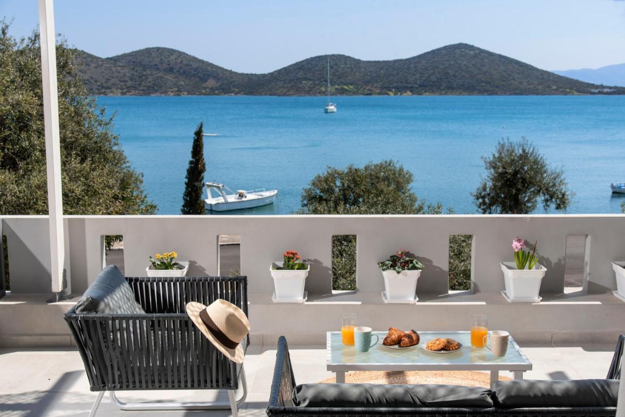 Beachfront Luxury With Stunning Views With Parking